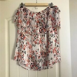 Good stylish top.  Beautiful colors.